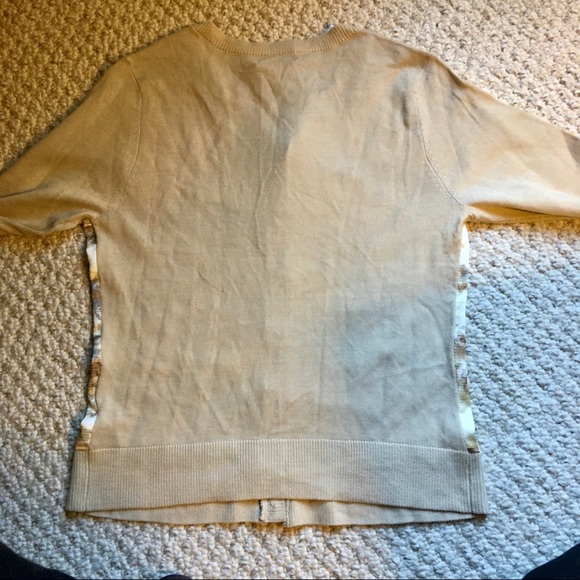 NWT Silky lightweight sweater w/diamond buttons - Picture 4 of 7